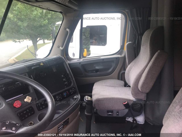 1FUJGLDRXCSBD6842 - 2012 FREIGHTLINER CASCADIA 125  Unknown photo 5