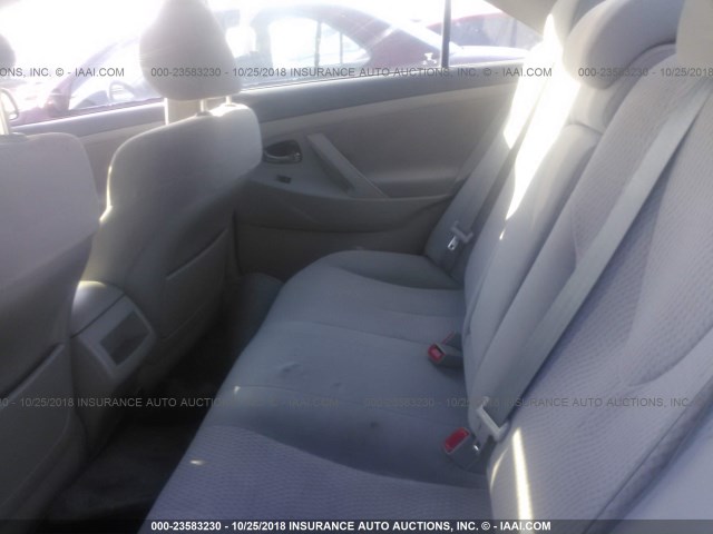 4T4BF3EK6BR164790 - 2011 TOYOTA CAMRY SE/LE/XLE ვერცხლისფერი ფოტო 8