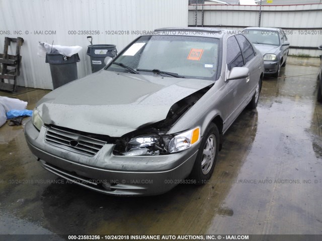 4T1BG22KXXU552151 - 1999 TOYOTA CAMRY CE/LE/XLE ნაცრისფერი ფოტო 2