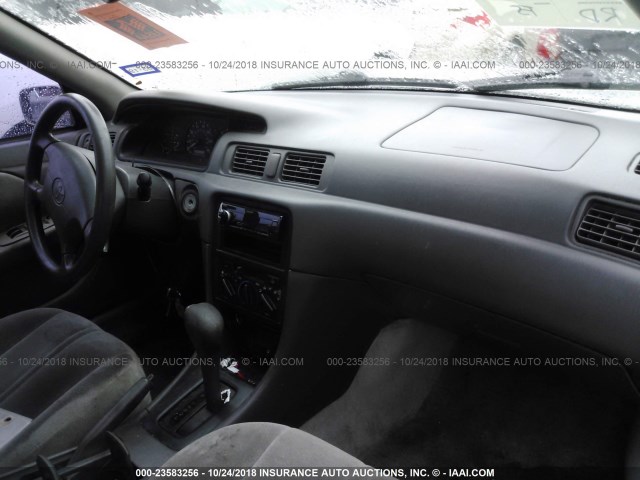 4T1BG22KXXU552151 - 1999 TOYOTA CAMRY CE/LE/XLE ნაცრისფერი ფოტო 5