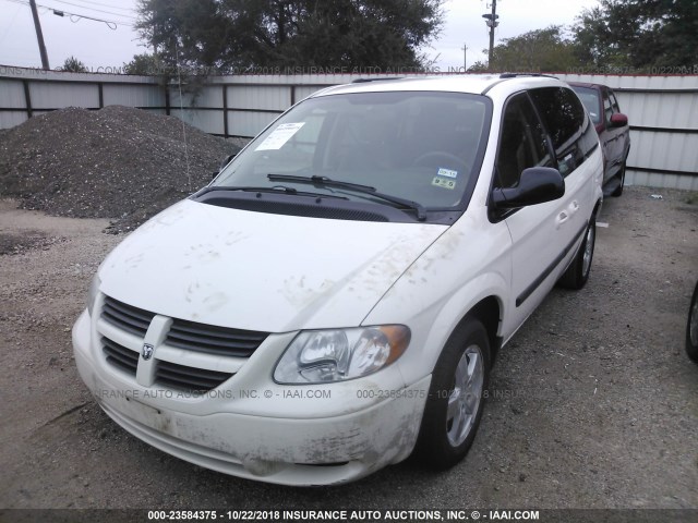 1D4GP45R05B204398 - 2005 DODGE CARAVAN SXT WHITE photo 2