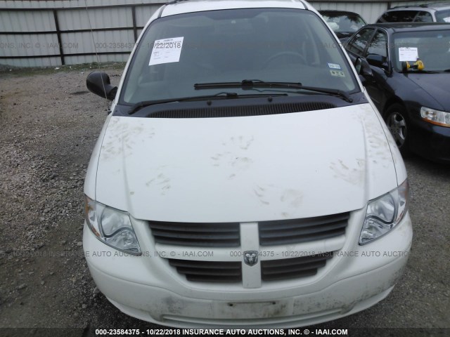 1D4GP45R05B204398 - 2005 DODGE CARAVAN SXT WHITE photo 6