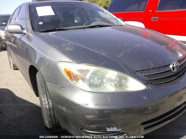 4T1BE32K92U538942 - 2002 TOYOTA CAMRY LE/XLE/SE GRAY photo 6