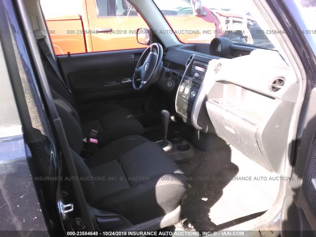 JTLKT324040157703 - 2004 TOYOTA SCION XB ლურჯი ფოტო 5