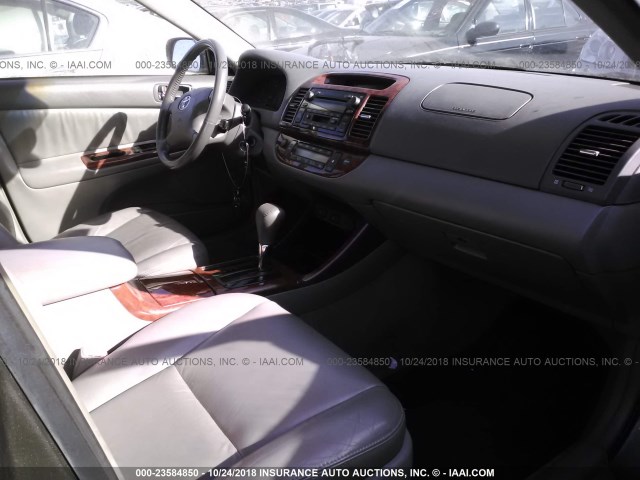 4T1BF30K24U587774 - 2004 TOYOTA CAMRY LE/XLE/SE 灰色 照片 5