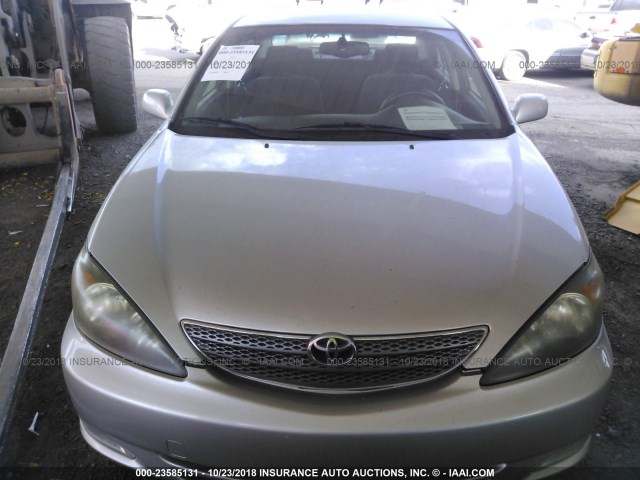 JTDBE30K520071355 - 2002 TOYOTA CAMRY LE/XLE/SE SILVER photo 6