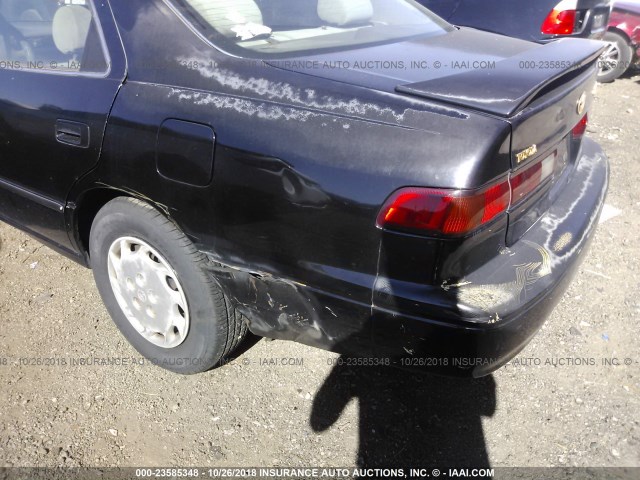 4T1BG22KXWU268923 - 1998 TOYOTA CAMRY CE/LE/XLE 黑色 照片 6