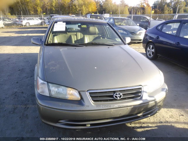 4T1BF28K0YU097239 - 2000 TOYOTA CAMRY LE/XLE GRAY photo 6