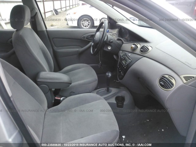 1FAFP36332W186549 - 2002 FORD FOCUS SE/SE COMFORT/ZTW/SE SPRT SILVER photo 5