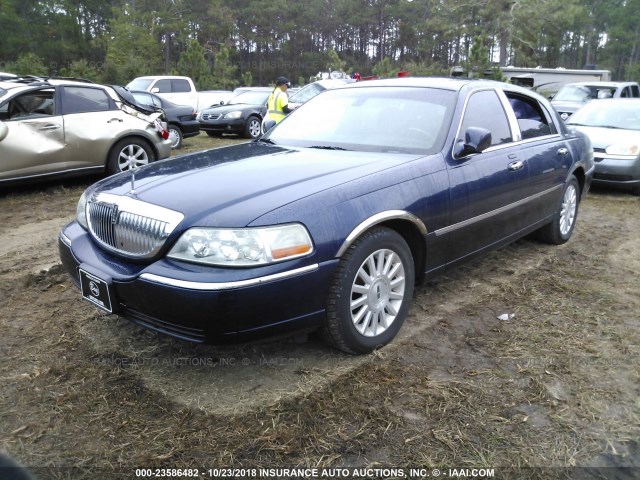 1LNHM82WX3Y608682 - 2003 LINCOLN TOWN CAR SIGNATURE BLUE photo 2