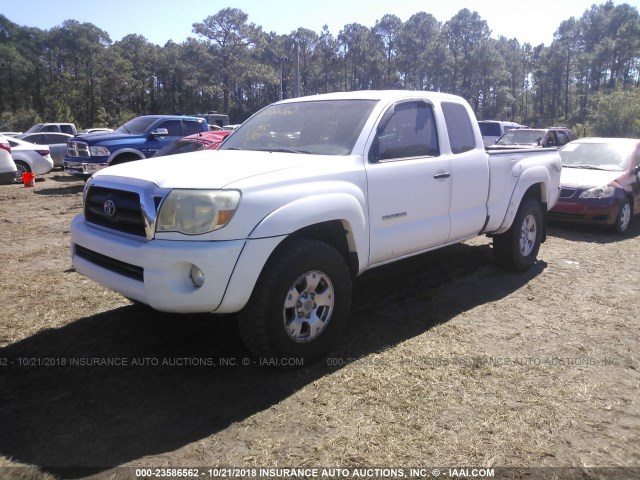 5TEUU42N57Z338154 - 2007 TOYOTA TACOMA ACCESS CAB WHITE photo 2