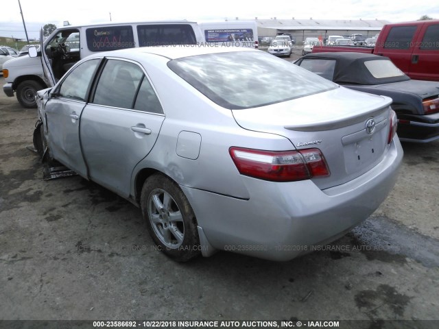 4T4BE46KX7R002529 - 2007 TOYOTA CAMRY NEW GENERAT CE/LE/XLE/SE SILVER photo 3