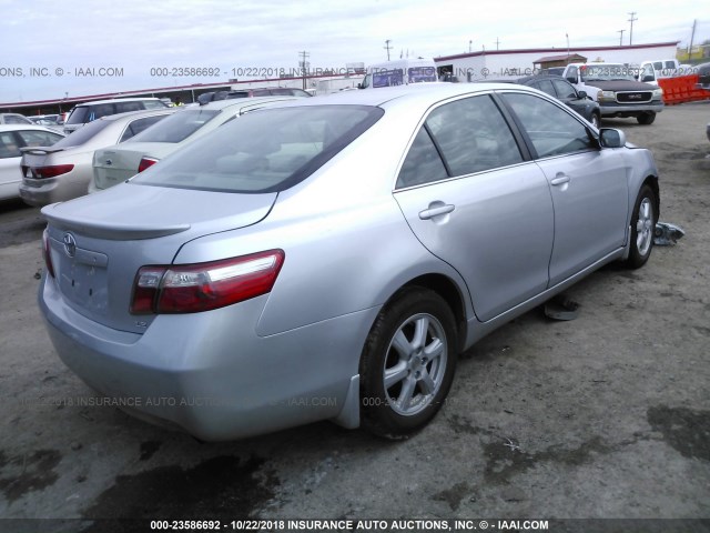 4T4BE46KX7R002529 - 2007 TOYOTA CAMRY NEW GENERAT CE/LE/XLE/SE SILVER photo 4