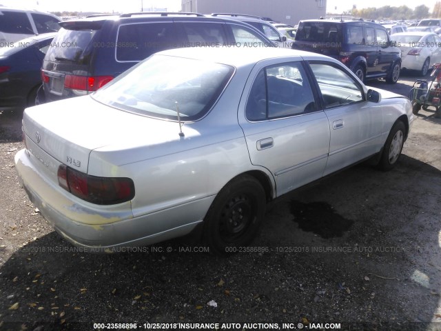 4T1BF12K8TU126059 - 1996 TOYOTA CAMRY LE/XLE/SE 银色 照片 4