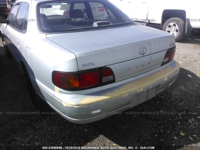 4T1BF12K8TU126059 - 1996 TOYOTA CAMRY LE/XLE/SE 银色 照片 6
