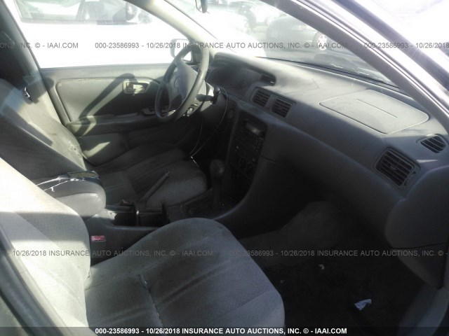 JT2BG22KXY0436227 - 2000 TOYOTA CAMRY CE/LE/XLE 棕色 照片 5