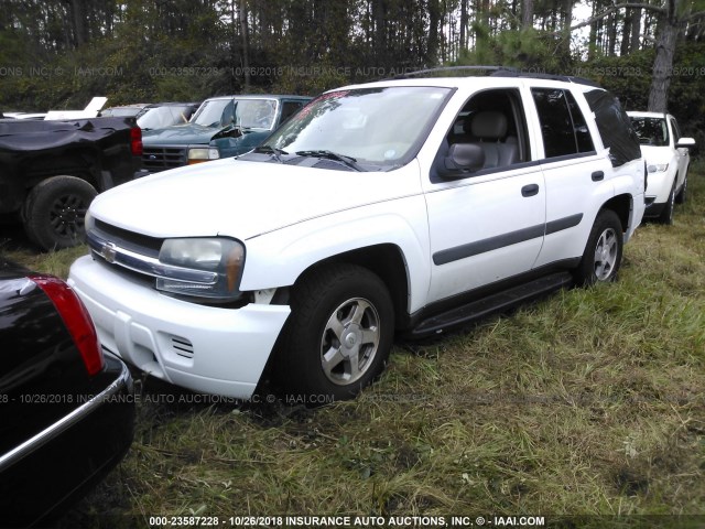 1GNDT13S352362712 - 2005 CHEVROLET TRAILBLAZER LS/LT თეთრი ფოტო 2