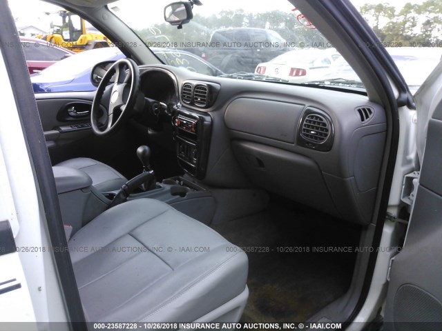 1GNDT13S352362712 - 2005 CHEVROLET TRAILBLAZER LS/LT თეთრი ფოტო 5