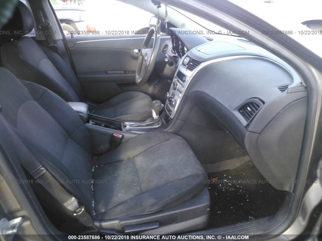 1G1ZC5E01CF190177 - 2012 CHEVROLET MALIBU 1LT GRAY photo 5
