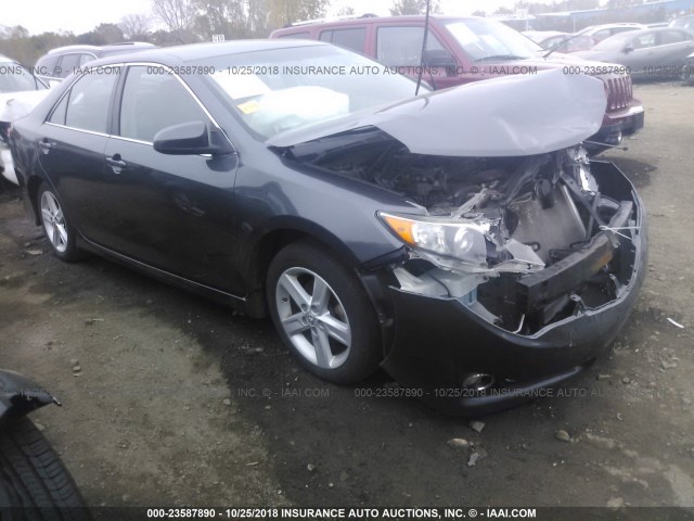 4T1BF1FK9CU017510 - 2012 TOYOTA CAMRY SE/LE/XLE ნაცრისფერი ფოტო 1