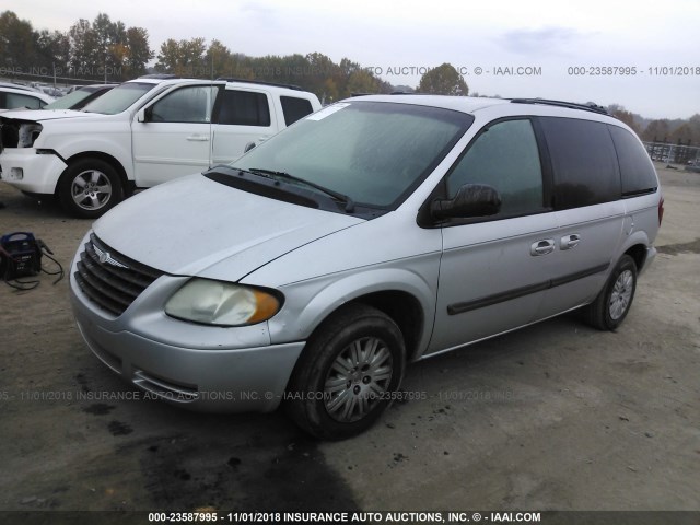 1C4GP45RX5B105116 - 2005 CHRYSLER TOWN & COUNTRY  SILVER photo 2