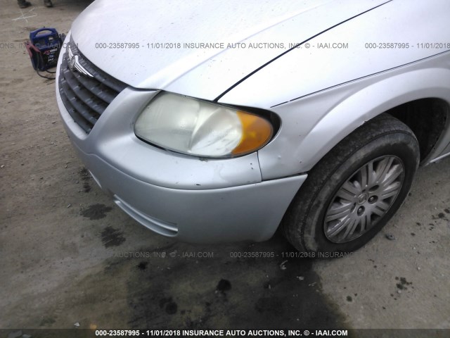 1C4GP45RX5B105116 - 2005 CHRYSLER TOWN & COUNTRY  SILVER photo 6