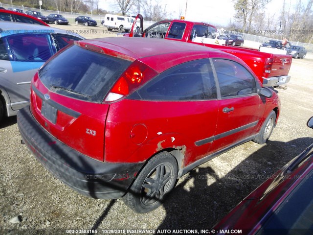 3FAFP3132YR203781 - 2000 FORD FOCUS ZX3 RED photo 4