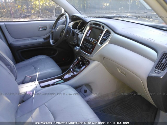 JTEDW21A060004525 - 2006 TOYOTA HIGHLANDER HYBRID SILVER photo 5