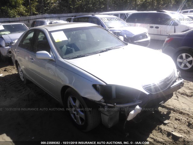 4T1BF30K22U008456 - 2002 TOYOTA CAMRY LE/XLE/SE 银色 照片 1