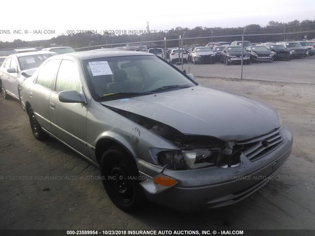 4T1BG22K7XU442559 - 1999 TOYOTA CAMRY CE/LE/XLE 金色 照片 1