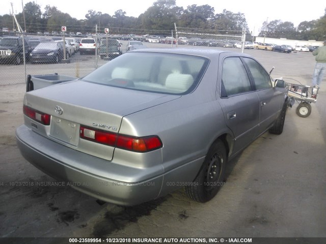 4T1BG22K7XU442559 - 1999 TOYOTA CAMRY CE/LE/XLE 金色 照片 4