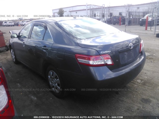 4T1BF3EK7AU079403 - 2010 TOYOTA CAMRY SE/LE/XLE GRAY photo 3