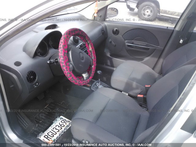 KL1TD56646B564734 - 2006 CHEVROLET AVEO LS SILVER photo 5