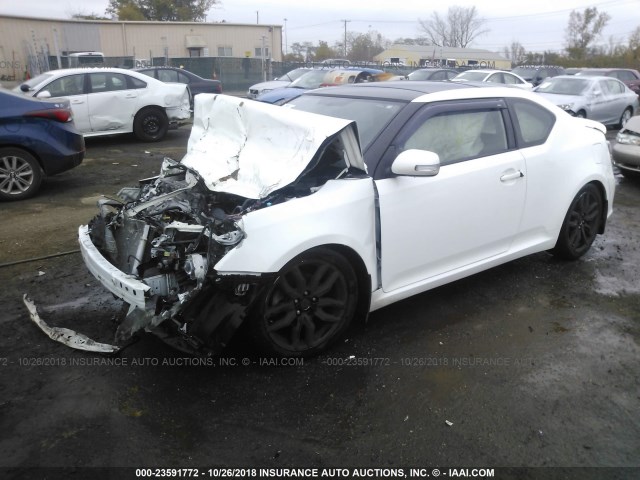 JTKJF5C72E3082174 - 2014 TOYOTA SCION TC WHITE photo 2