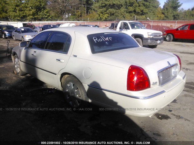 1LNHM82W15Y672046 - 2005 LINCOLN TOWN CAR SIGNATURE LIMITED WHITE photo 3