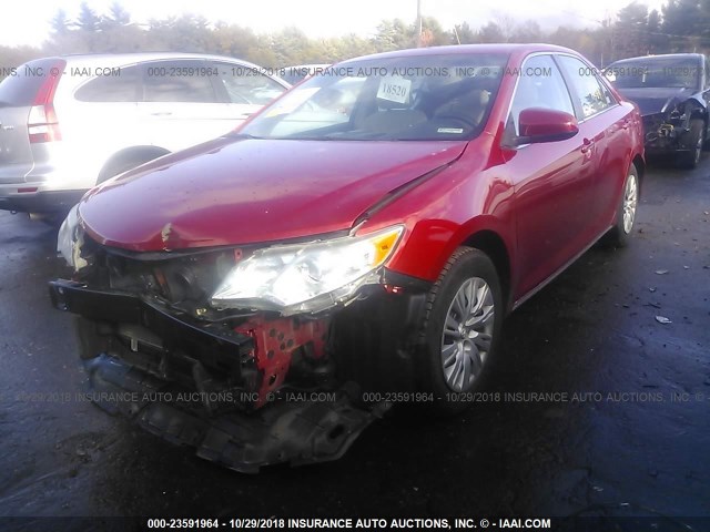 4T4BF1FK9CR205286 - 2012 TOYOTA CAMRY SE/LE/XLE RED photo 2
