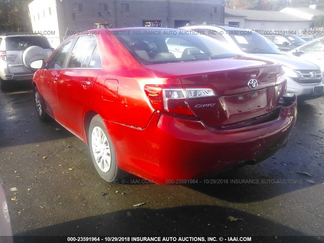 4T4BF1FK9CR205286 - 2012 TOYOTA CAMRY SE/LE/XLE RED photo 3