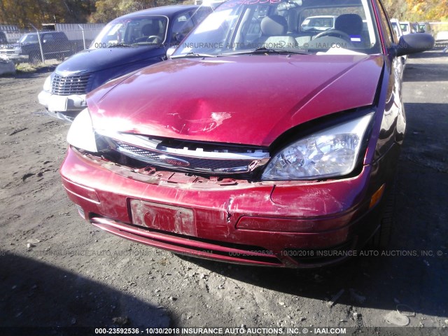 1FAFP36N75W187967 - 2005 FORD FOCUS ZXW RED photo 6