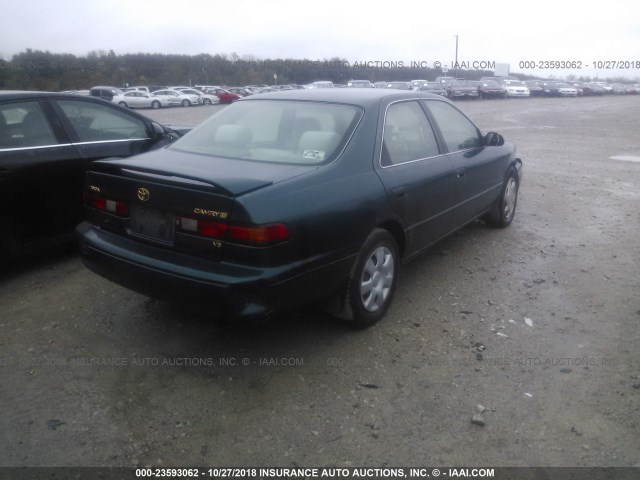 4T1BF22K1VU907028 - 1997 TOYOTA CAMRY CE/LE/XLE 绿色 照片 4