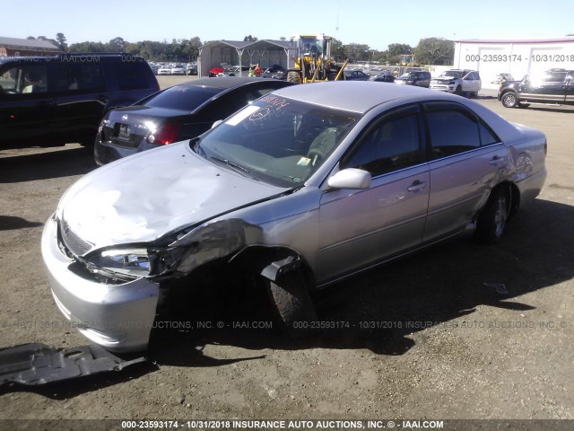 4T1BE32KX4U834264 - 2004 TOYOTA CAMRY LE/XLE/SE SILVER photo 2