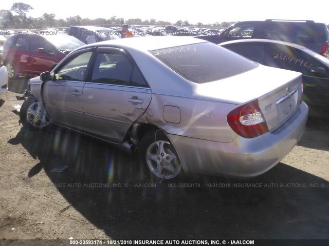 4T1BE32KX4U834264 - 2004 TOYOTA CAMRY LE/XLE/SE SILVER photo 3
