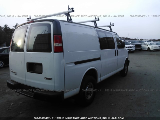 1GTZ7TCA2D1160311 - 2013 GMC SAVANA G3500 WHITE photo 4