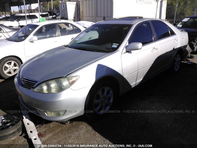 4T1BE30K65U987230 - 2005 TOYOTA CAMRY LE/XLE/SE SILVER photo 2