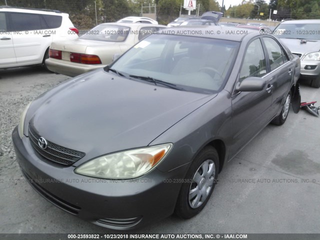 4T1BF30K24U570151 - 2004 TOYOTA CAMRY LE/XLE/SE GRAY photo 2