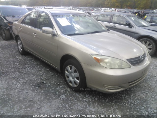 4T1BE32K42U561299 - 2002 TOYOTA CAMRY LE/XLE/SE BEIGE photo 1