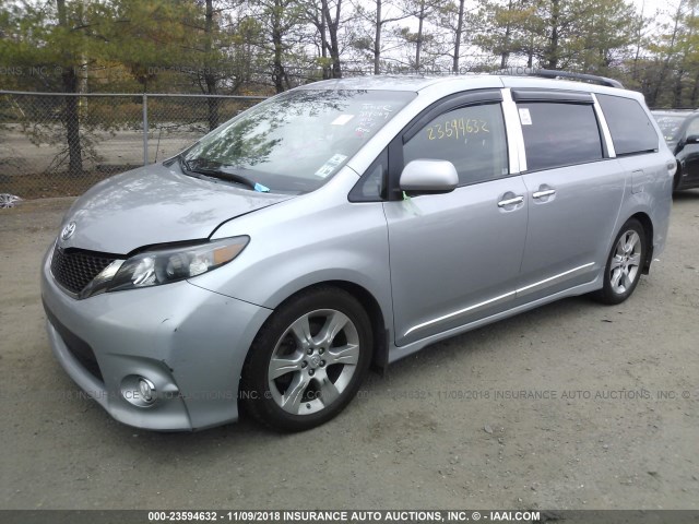 5TDXK3DC2DS314069 - 2013 TOYOTA SIENNA SPORT SILVER photo 2