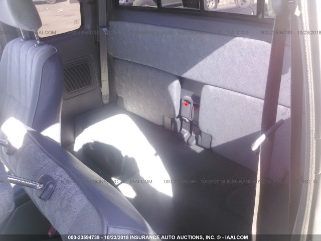 4TASN92N3YZ672113 - 2000 TOYOTA TACOMA XTRACAB PRERUNNER ვერცხლისფერი ფოტო 8