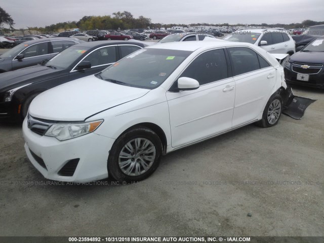 4T4BF1FK6ER347565 - 2014 TOYOTA CAMRY L/SE/LE/XLE 白色 照片 2