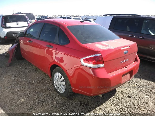 1FAHP34N88W222189 - 2008 FORD FOCUS S/SE RED photo 3