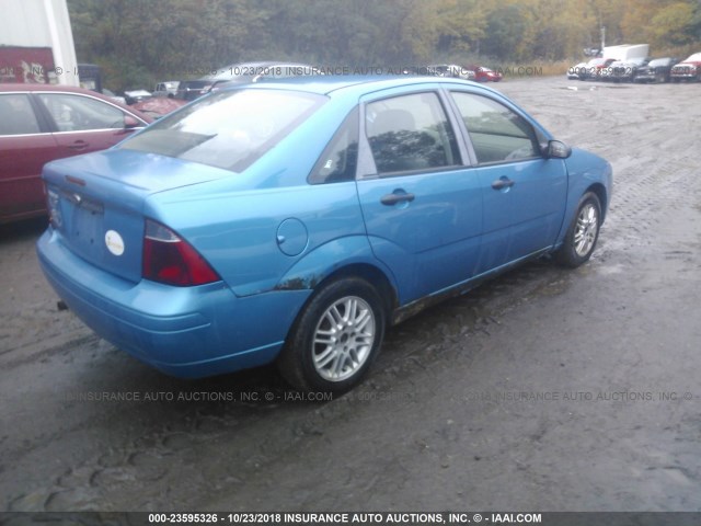 1FAHP34NX7W226033 - 2007 FORD FOCUS ZX4/S/SE/SES 蓝色 照片 4